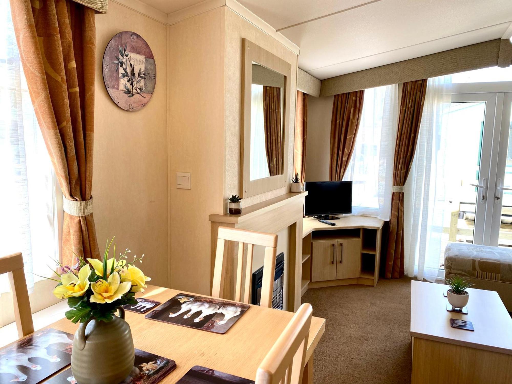 Elletson Park Wood Fired Hot Tubs, Caravans & Pods Pilling 외부 사진