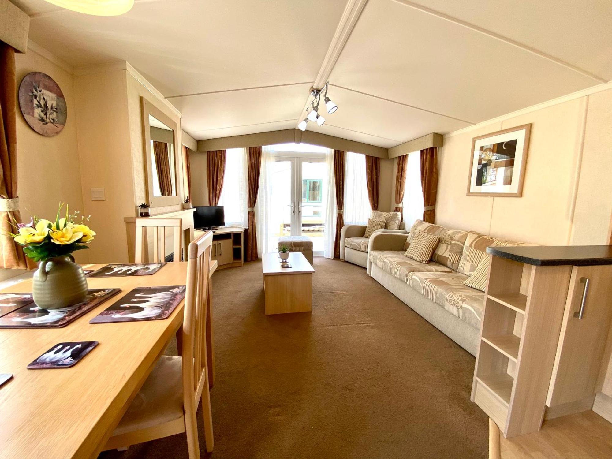 Elletson Park Wood Fired Hot Tubs, Caravans & Pods Pilling 외부 사진